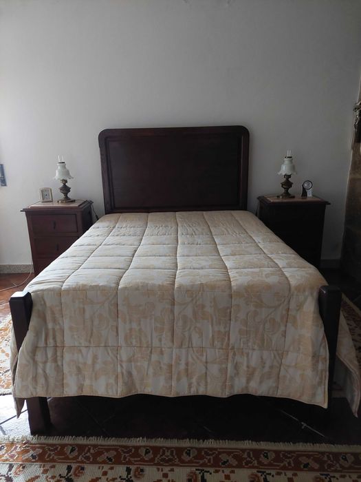 Quarto em madeira maciça