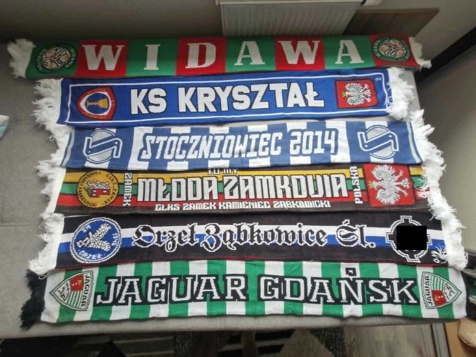 Szaliki Klubowe rózne - 16 sztuk