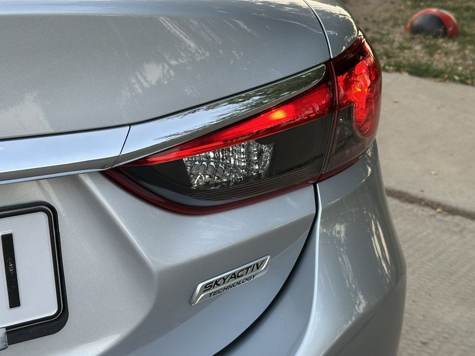 Офіційна Mazda 6 2017