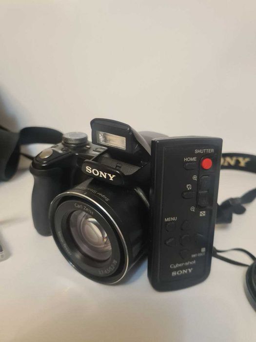 Цифровий фотоапарат SONY Cyber-shot RMT-DSC2