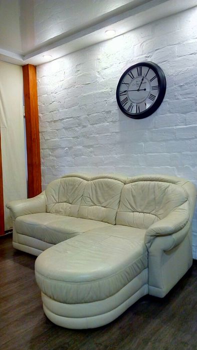 1-кім. Пивзавод, "Лагуна". ДЗЕРКАЛЬНА СТЕЛЯ. Подобово, погодинно.