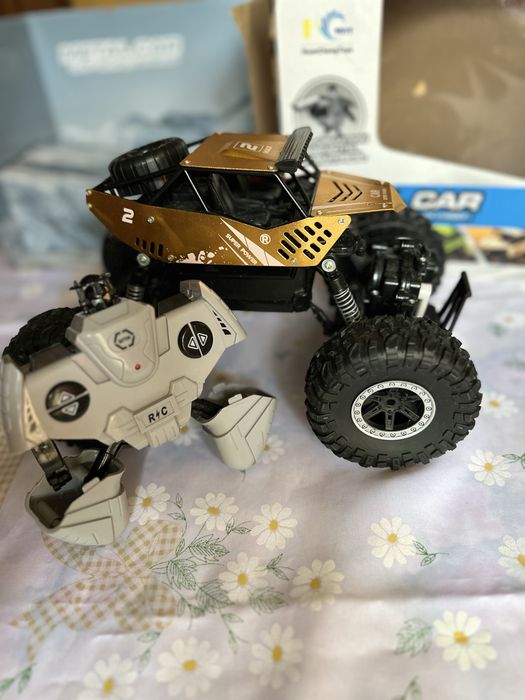 Металева машинка на пульті