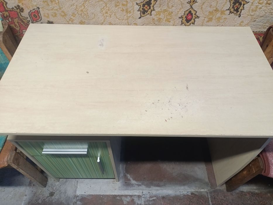 Продам письменный стол