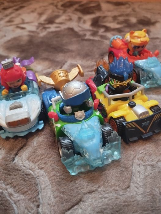 Sprzedam autka T-racers