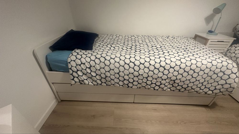 Cama  Ikea ,  supla com gavetas