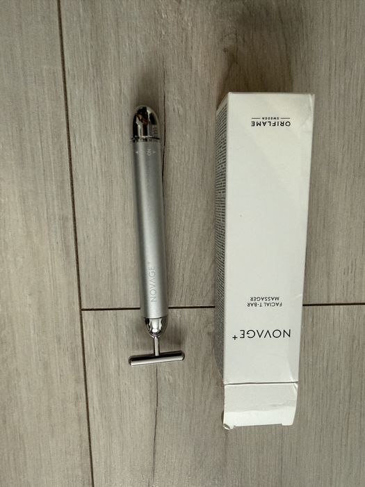 Masażer do twarzy Novage+ oriflame
