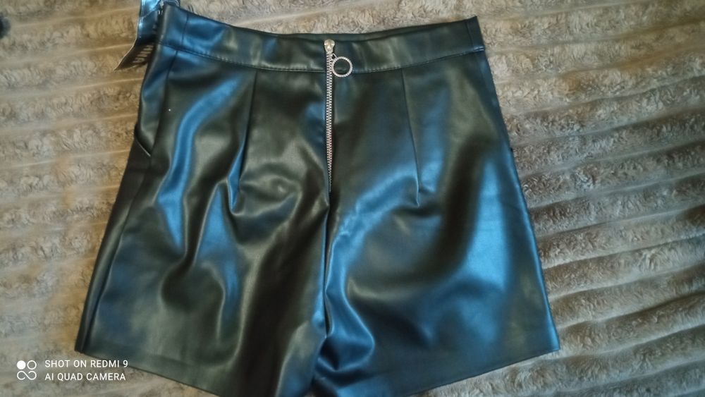 Коженая юбка-шорты