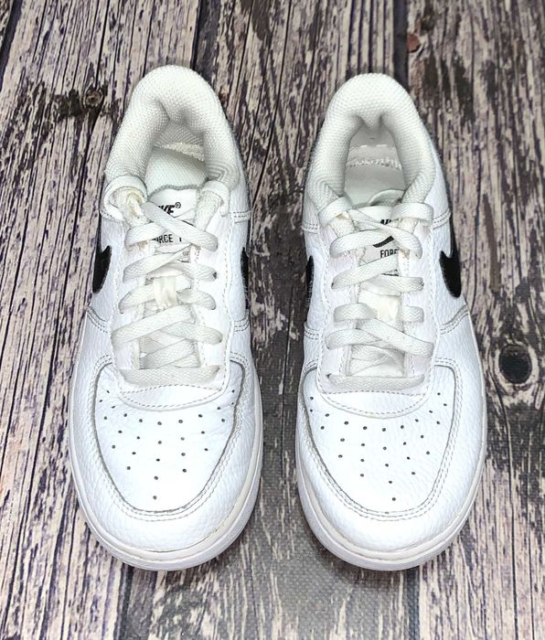 Кожаные кроссовки Nike для ребенка. размер 30 (18 см)