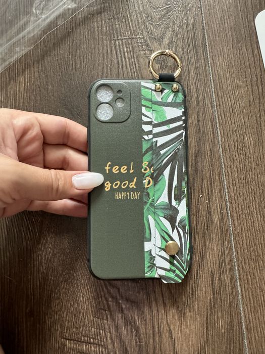 Чохли на iPhone 13