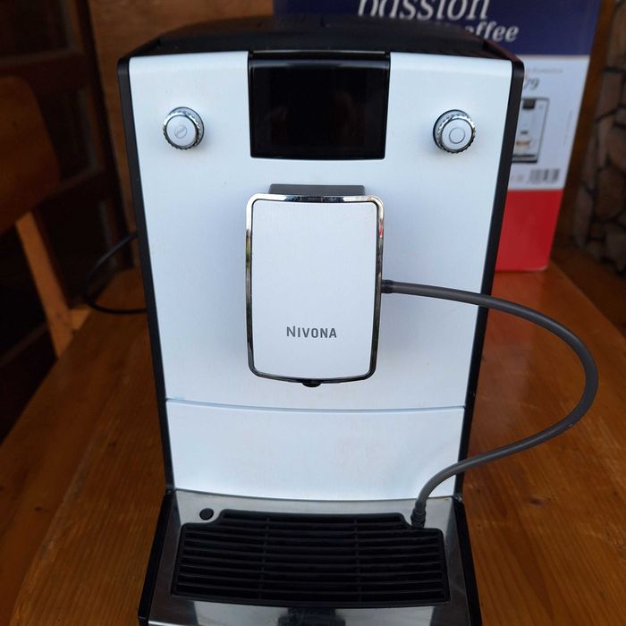 BIAŁY ekspres NIVONA 779.