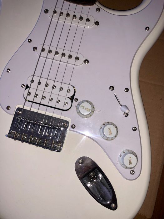 Гитара электро Squier Stratocaster ICSH20026495