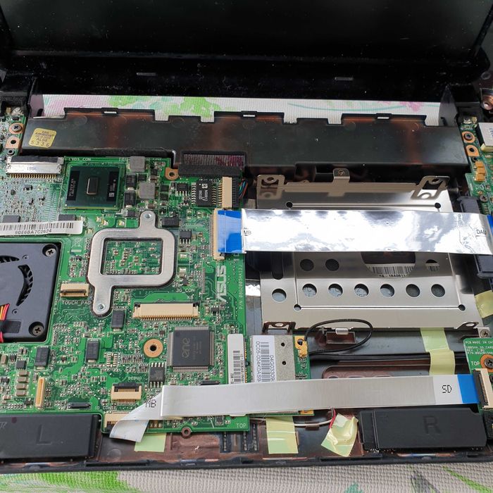 display de asus eee pc 1005, restantes peças sob consulta