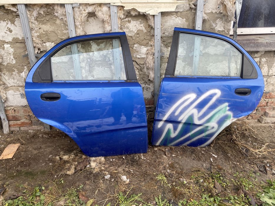 Двери Шевролет Авео т 200. Не гнилые,