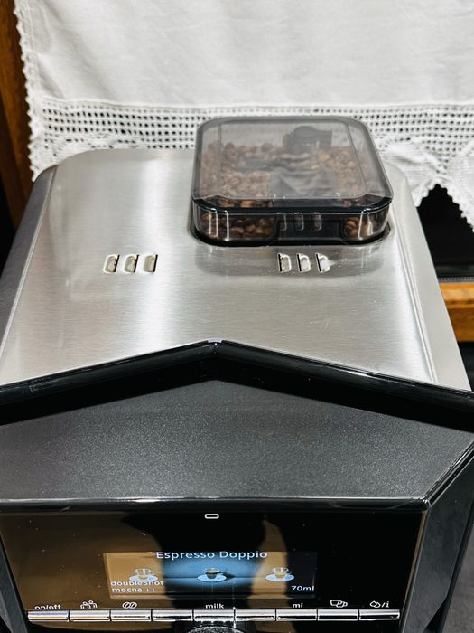 Siemens EQ 9  S300 automatyczny ekspres ciśnieniowy