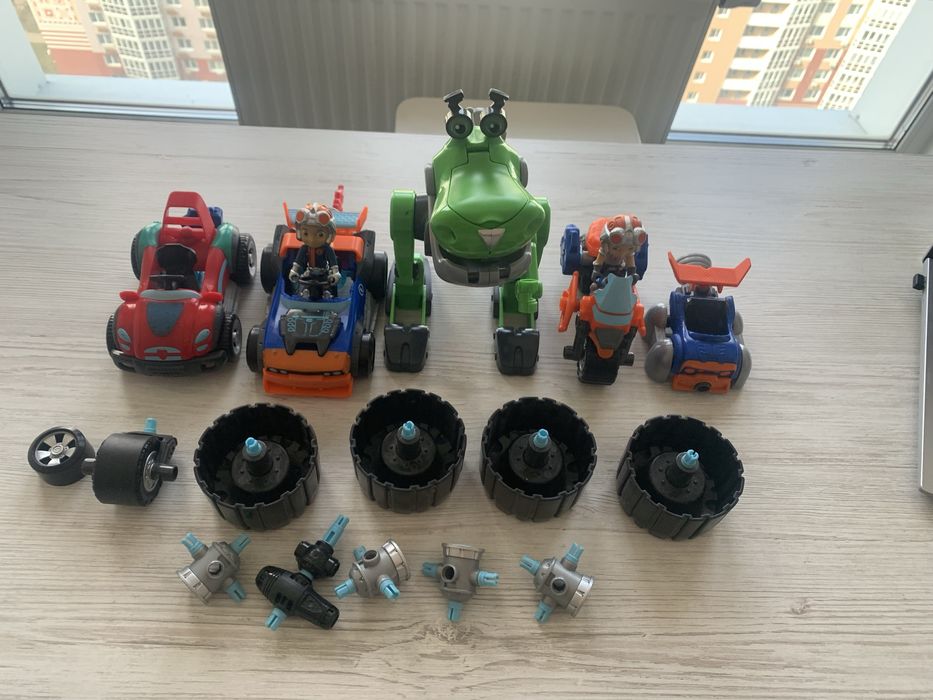 Расті механік ( розбірні іграшки )