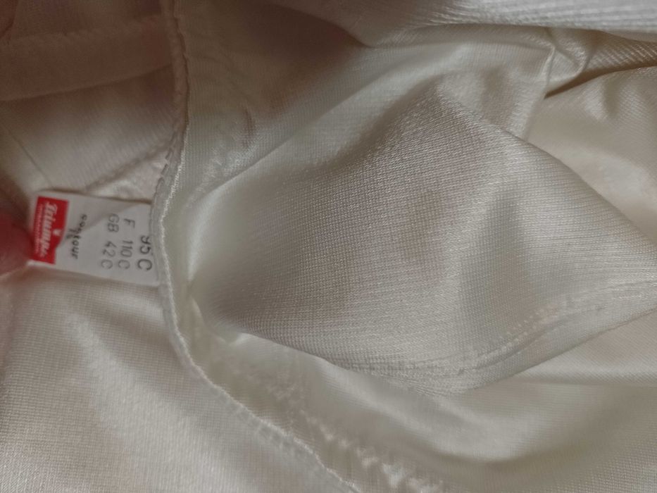 (95C) (42/XL) Triumph/ Ekskluzywne Body modelujące z Londynu