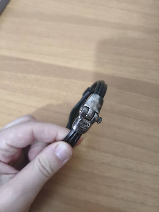 Pulseira unode50 preta em cabedal