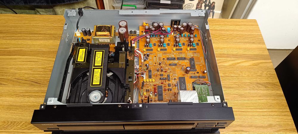 CD програвач  Denon DCD-2560 (дефект! незчітує дискі)