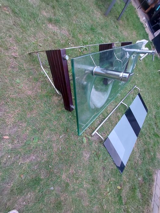 Podwójna umywalka z litego hartowanego szkla