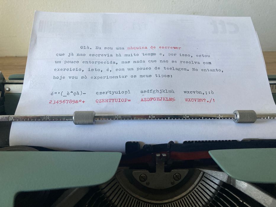 Máquina de escrever  **  Olivetti 32