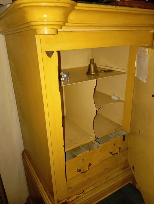 Cofre Antigo em Ferro