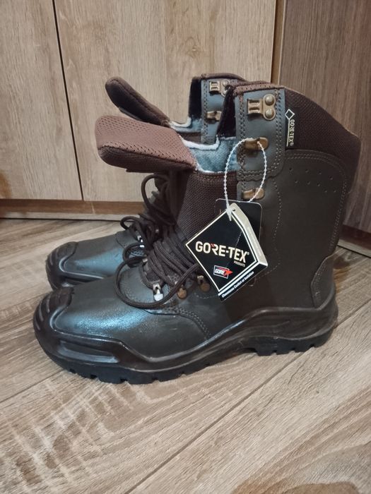 Продам нові зимові берци 44розміру)