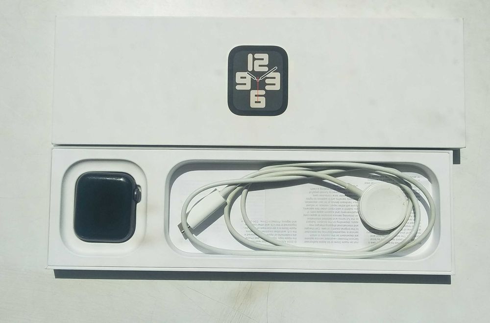 Apple Watch Se 2, без ремешка, б/в, оригілальні, діагональ 40