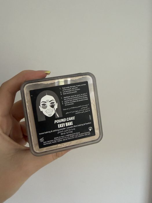 Puder Huda Beauty pound cake