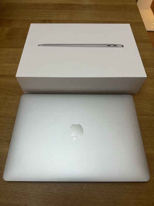MacBook Air 13” 2020 i5/8GB/512GB Retina + pudełko + ładowarka