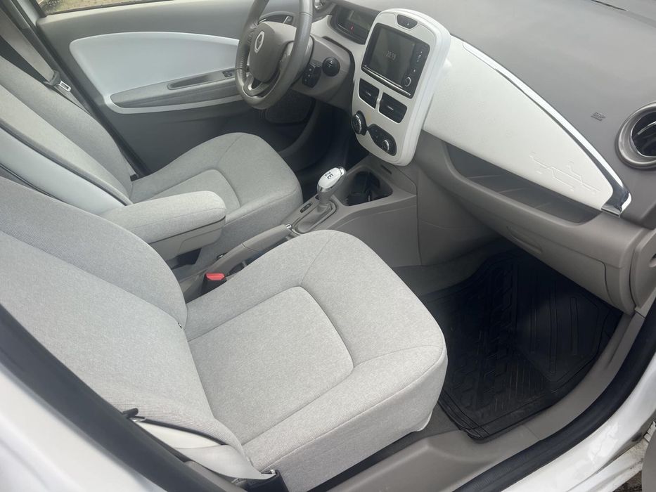 Renault Zoe 41квт 300км
