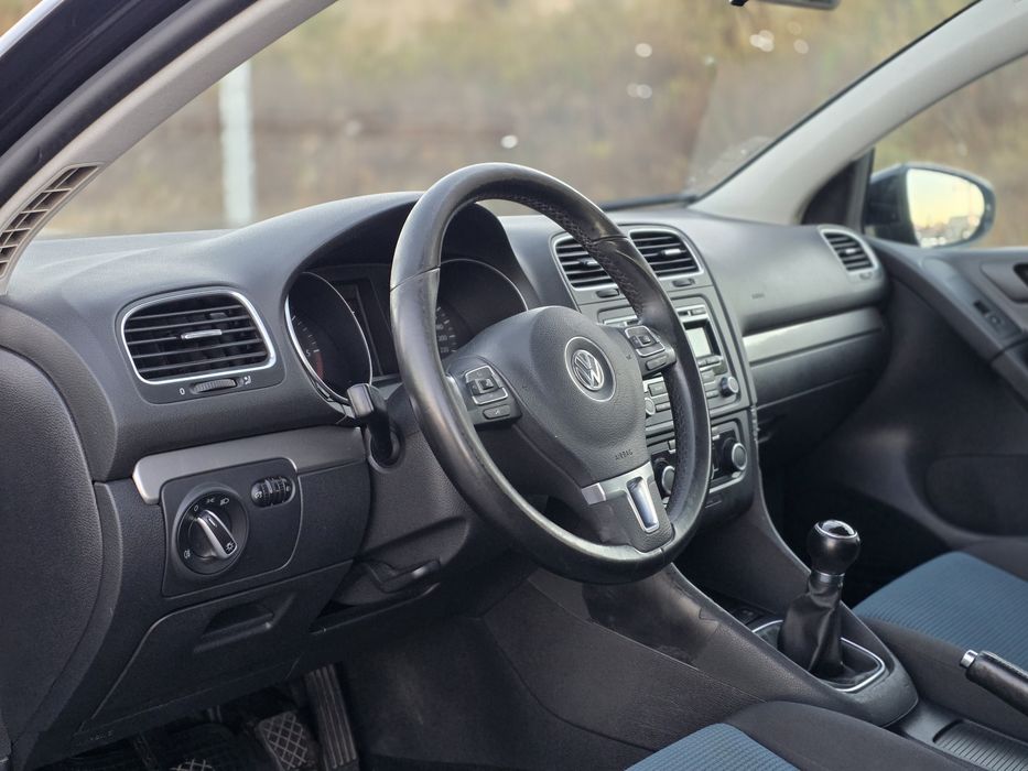 VW Golf 1.6 TDi Bluemotion (2011) — photo 5