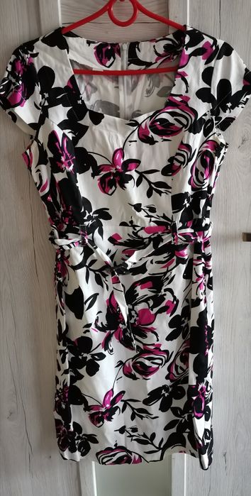 Sukienka w kwiaty r.38