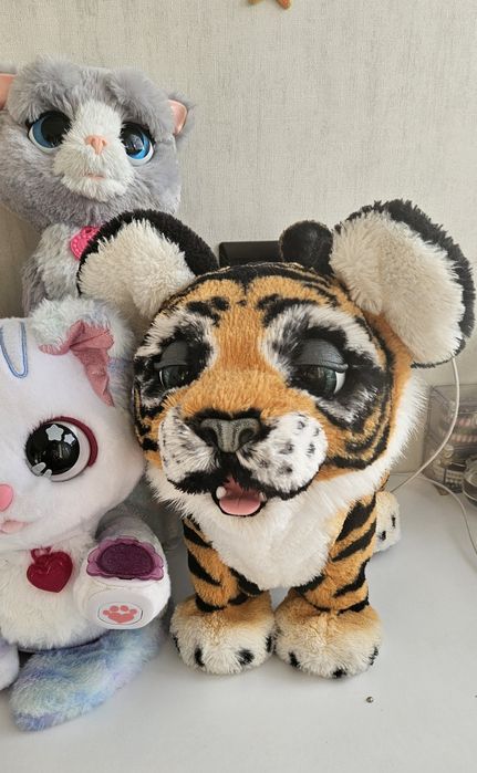 Інтерактивні іграшки FurReal Disney