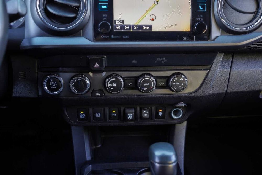 Toyota Tacoma      2019