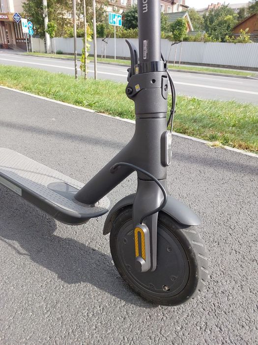 Електро самокат Xiaomi Essential