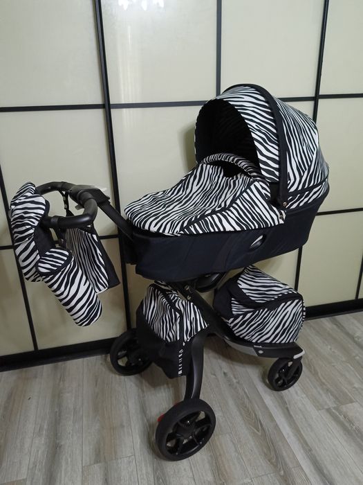 Коляска Stokke Xplory V6 3в1 prada milano zebra. Стан нової