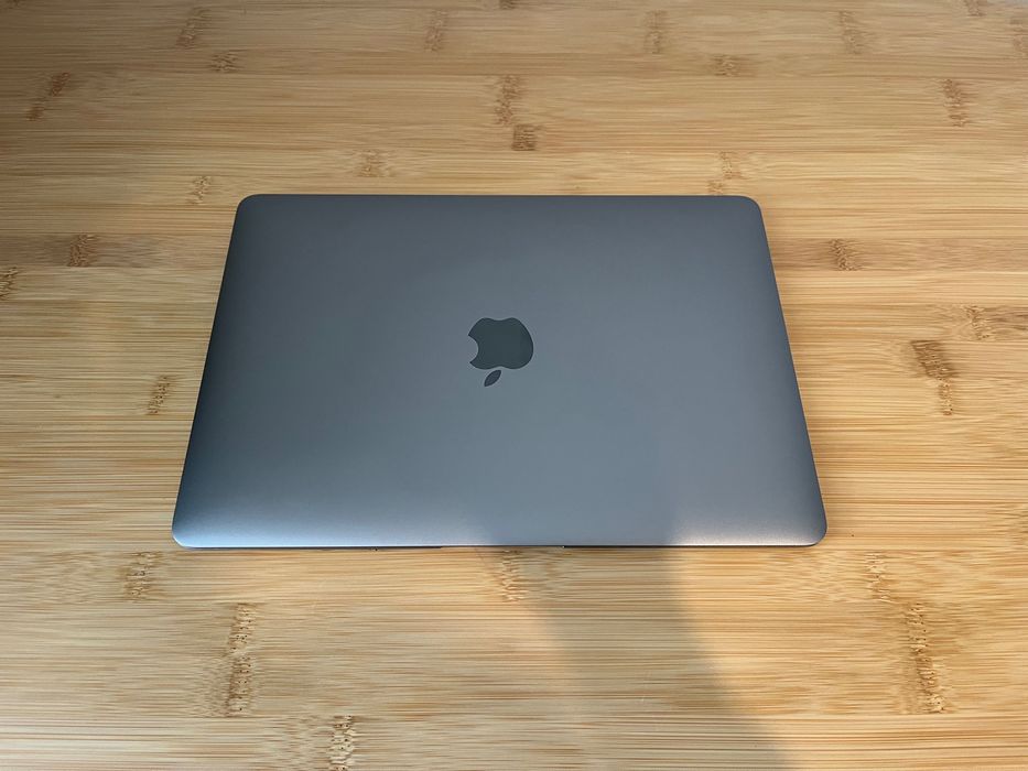 MacBook 12-inch, Early 2016. Intel Core m3, 8 GB RAM, 250 SSD