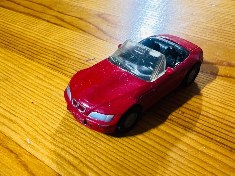 BMW Z3 1.9 0846 SIKU Cabrio Model czerwony cabriolet auto resorak