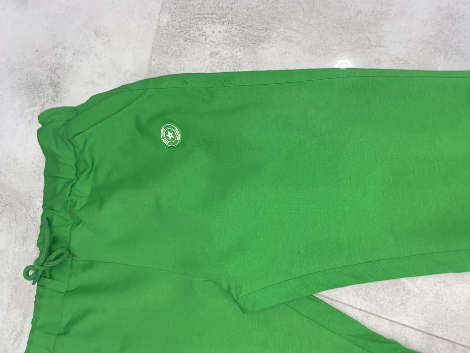 Zielone spodnie cygaretki dresowe xl / 2 xl