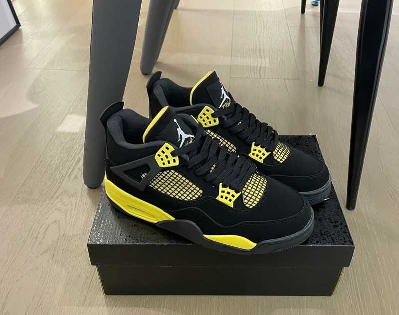 Jordan 4 Retro Thunder R.44