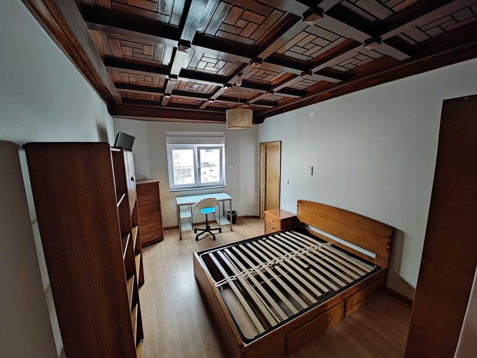 Quarto com WC Privado  perto das Universidades (Permite deslocação a pé)