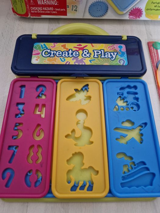 Spirograf, zestaw do rysowania.