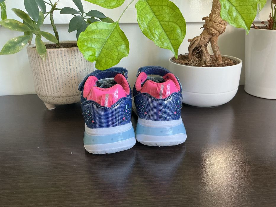 Buty dziewczęce w rozmiarze 31