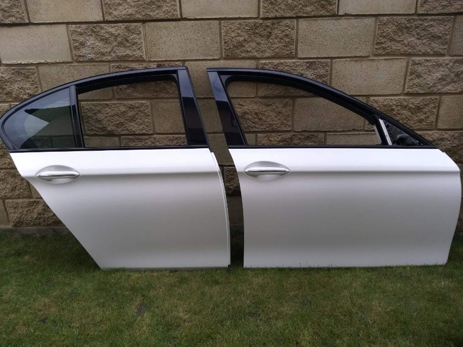 BMW F10 F11 двері скло замок ручка колір C10 A300 354 БМВ