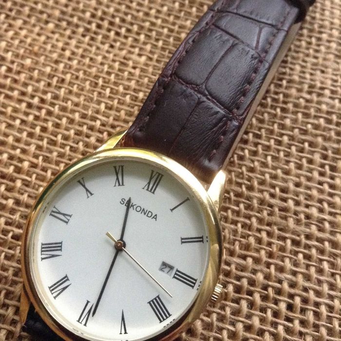 часы наручные в отличном состоянии.