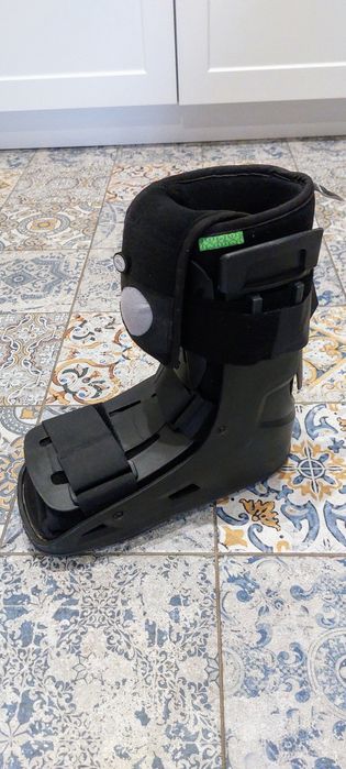 Orteza na stope I goleń Low Shield Walker