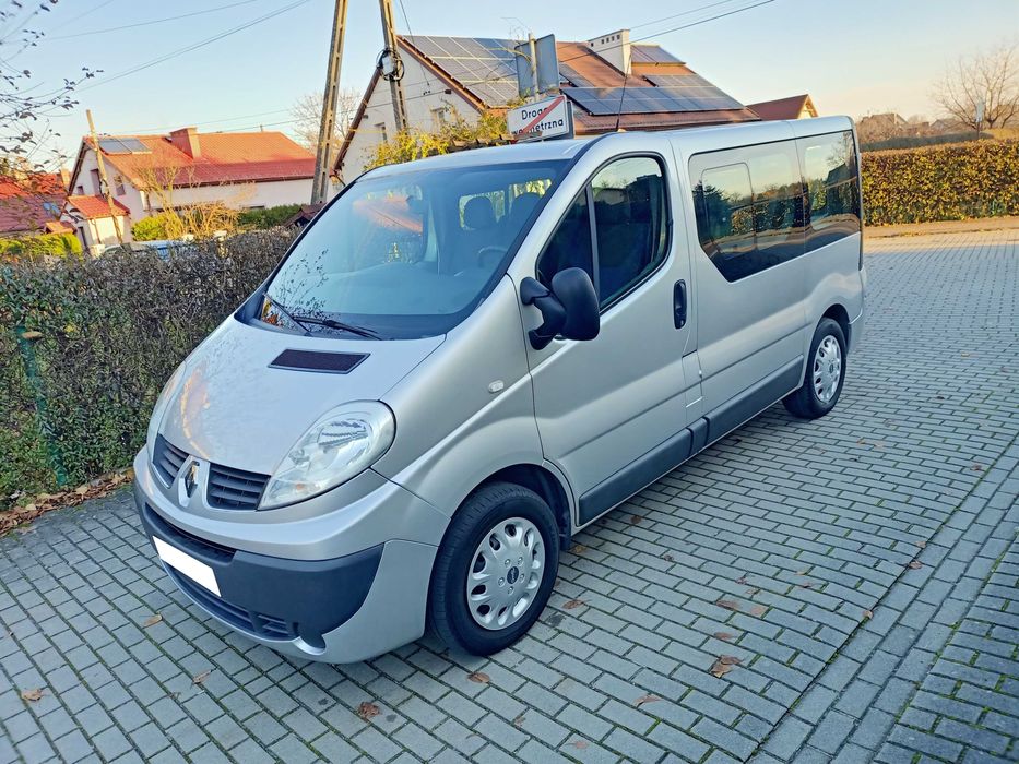 Super Stan! Renault Trafic 2.0 DCI Lift 9 Osób Oryginał