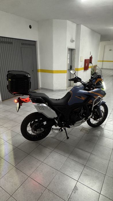 Zontes 703f  2025 2300km imaculada e com varios extras