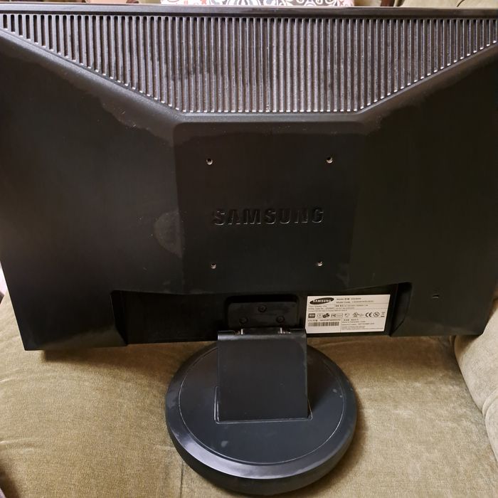 Монітор Samsung SyncMaster 2223NW.