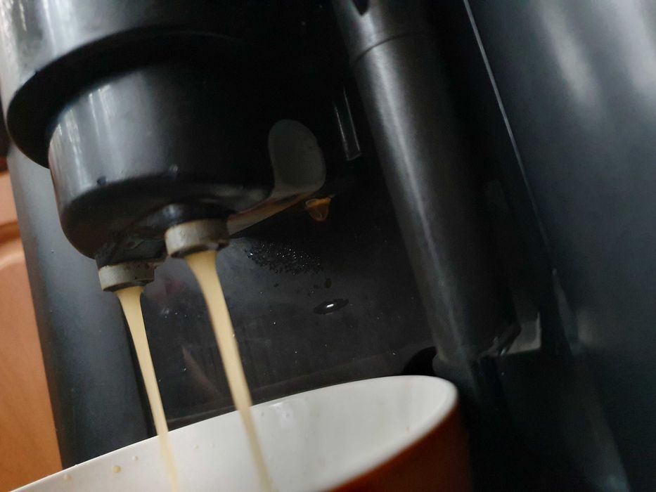 Ekspres ciśnieniowy do kawy DeLonghi caffe corso